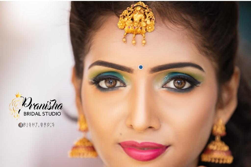 https://www.evnzon.com/service_pic/114/pranisha-bridal-studio-1671855137.jpg