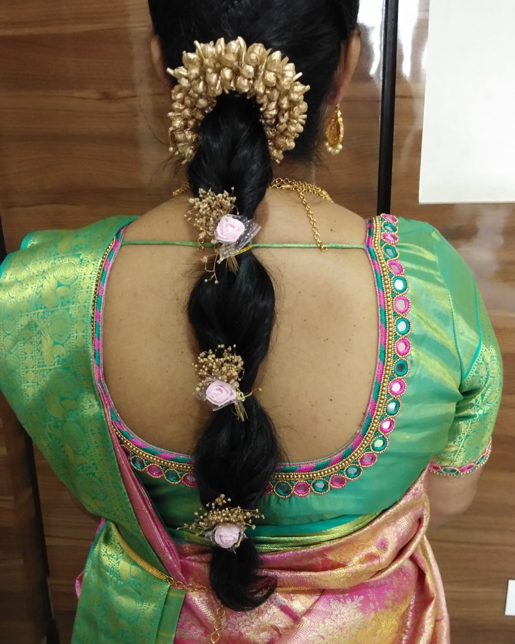 https://www.evnzon.com/service_pic/294/sri-annai-beauty-parlour-1671859673.jpeg